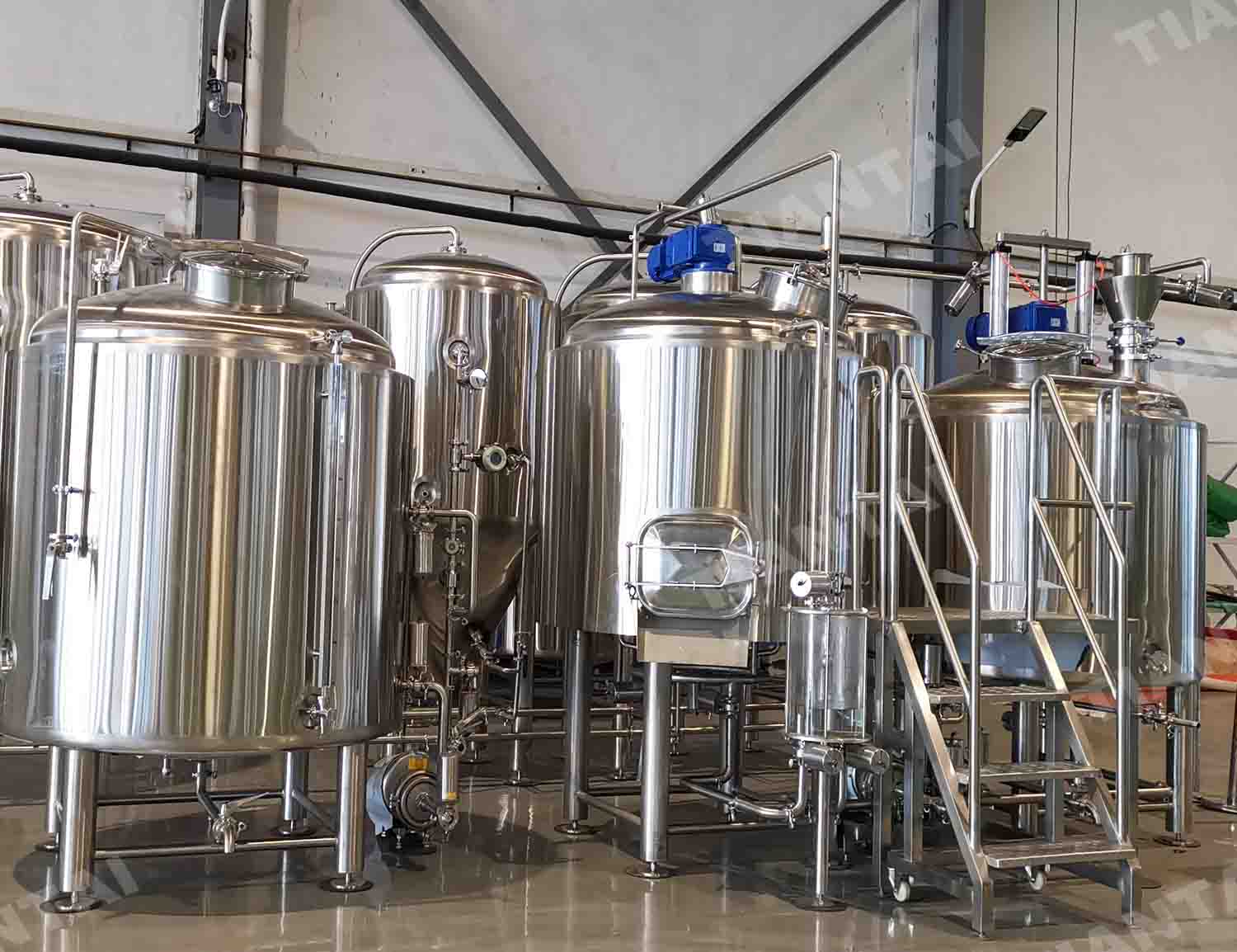 <b>Korea 10 HL two vessel steam heating beer brewing equipment</b>